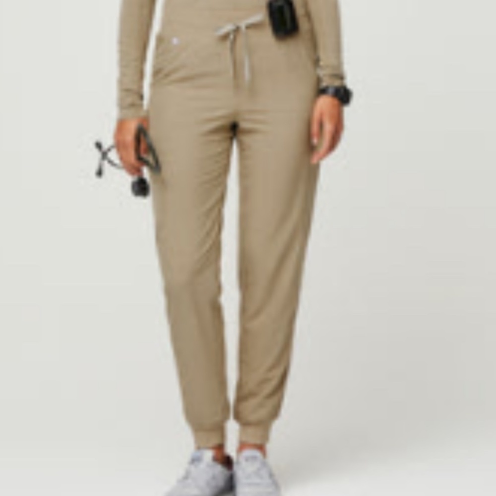 Figs Light Oak Highwaisted Zamora FIONLITE lined jogger scrub pants